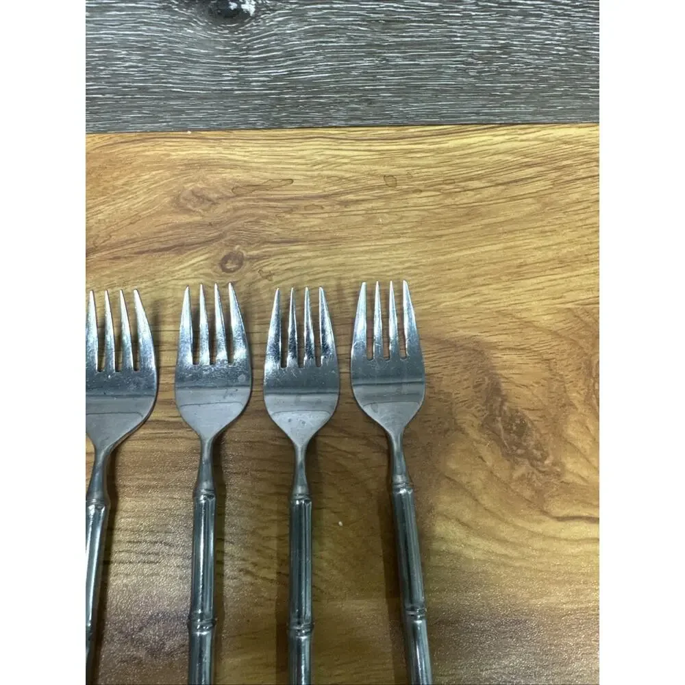 Stanley Roberts Tiburon Round Bamboo Handle Stainless Flatware 17 Pc Set